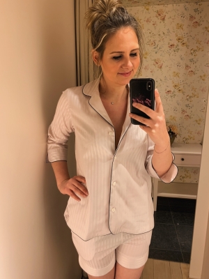  Soft pink