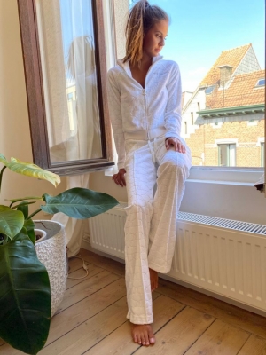  Ivory