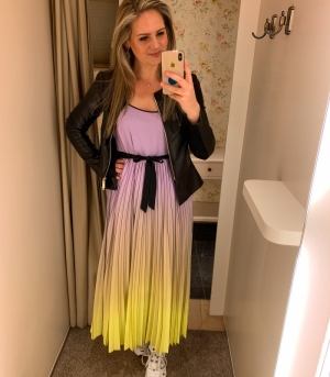  Lila