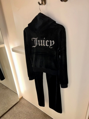 DIAMOND VELOUR TANYA Black