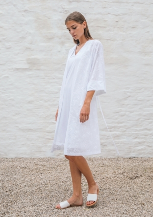  White