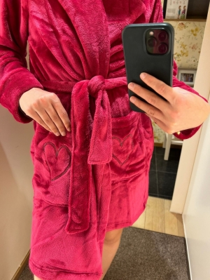  Fushia
