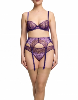 Tryst violet